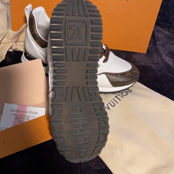 LOuis VUitton sneakers. - Picture 2 of 5